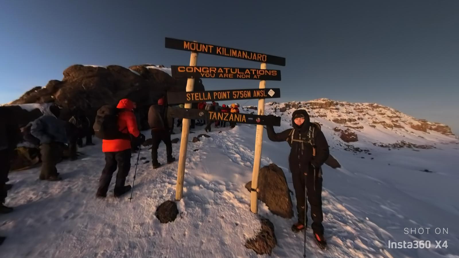 Kilimanjaro (5,895 m) — Summit #1 3